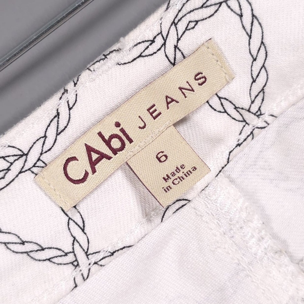 NWT CAbi Women’s 761 Printed Nautical Rope Bootlet Jeans Denim White Size 6‎ - Picture 3 of 16